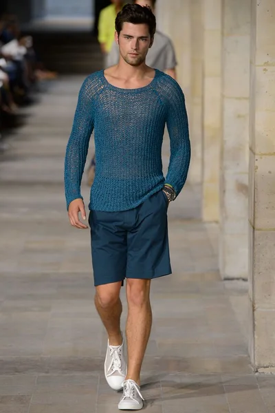 Look 11